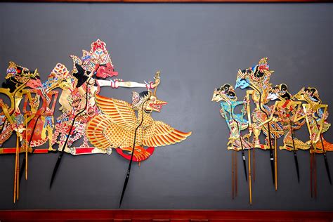  Wayang: Shadows of the Soul - Unveiling the Mystical Tapestry of Javanese Shadow Puppetry